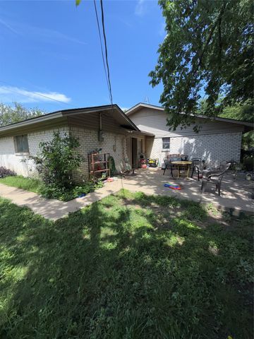 700 Live Oak Street, Wilmer, TX 75172