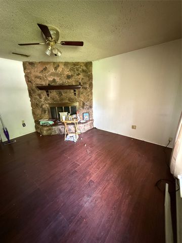 700 Live Oak Street, Wilmer, TX 75172