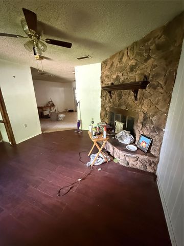 700 Live Oak Street, Wilmer, TX 75172