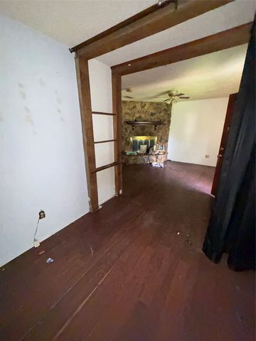 700 Live Oak Street, Wilmer, TX 75172