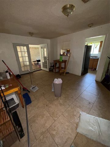 700 Live Oak Street, Wilmer, TX 75172