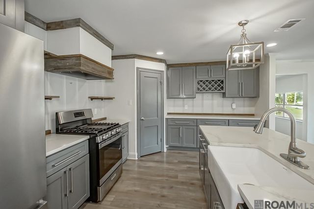 40035 Cornerview Rd, Gonzales, LA 70737