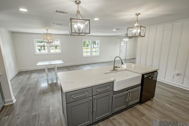 40035 Cornerview Rd, Gonzales, LA 70737