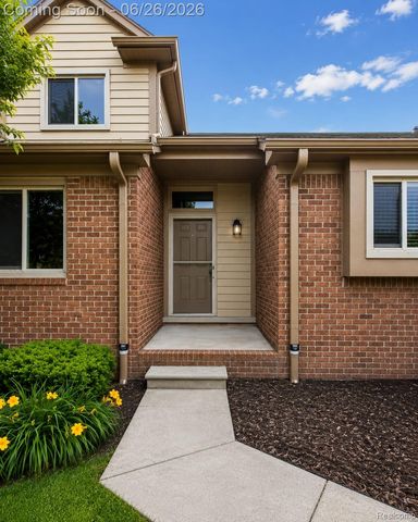 17014 Country Ridge Lane, Macomb Township, MI 48044