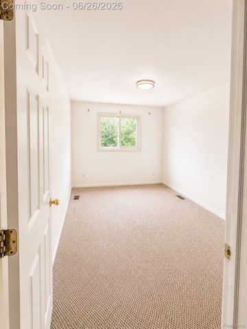 17014 Country Ridge Lane, Macomb Township, MI 48044