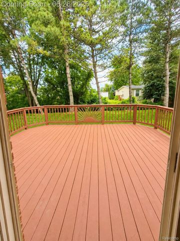 17014 Country Ridge Lane, Macomb Township, MI 48044