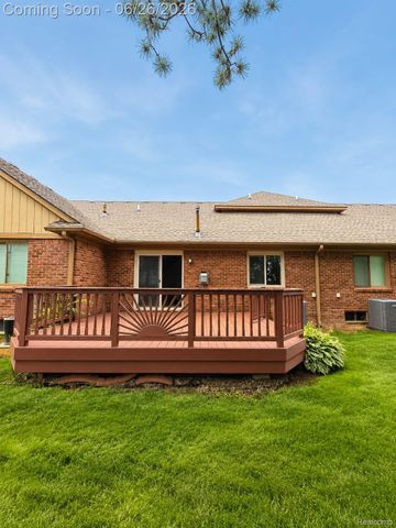 17014 Country Ridge Lane, Macomb Township, MI 48044