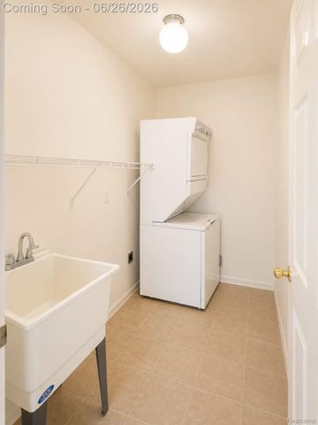 17014 Country Ridge Lane, Macomb Township, MI 48044