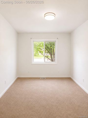 17014 Country Ridge Lane, Macomb Township, MI 48044