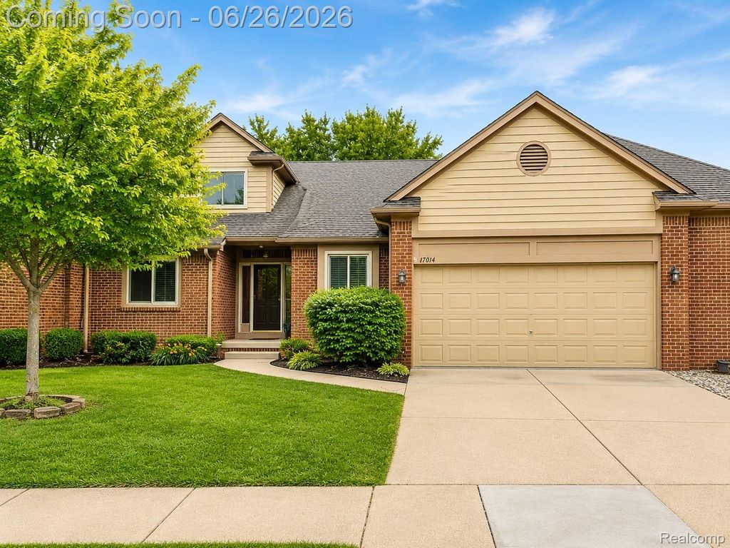 17014 Country Ridge Lane, Macomb Township, MI 48044