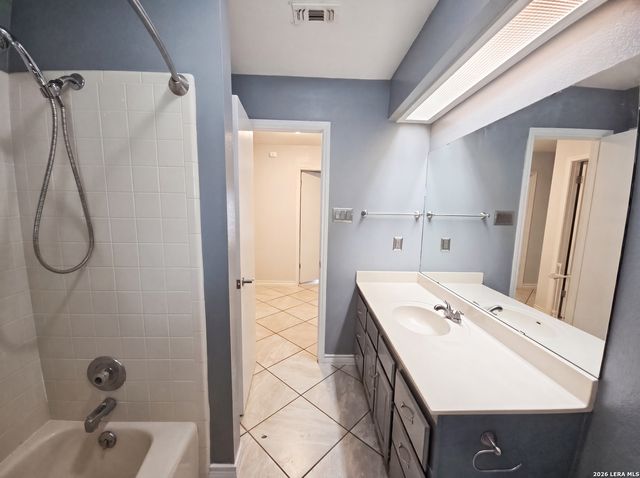 306 RANCHERO RD, Kerrville, TX 78028