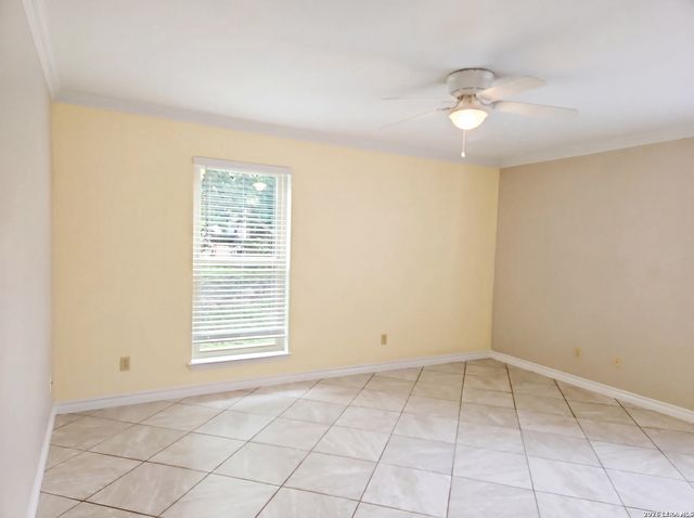 306 RANCHERO RD, Kerrville, TX 78028