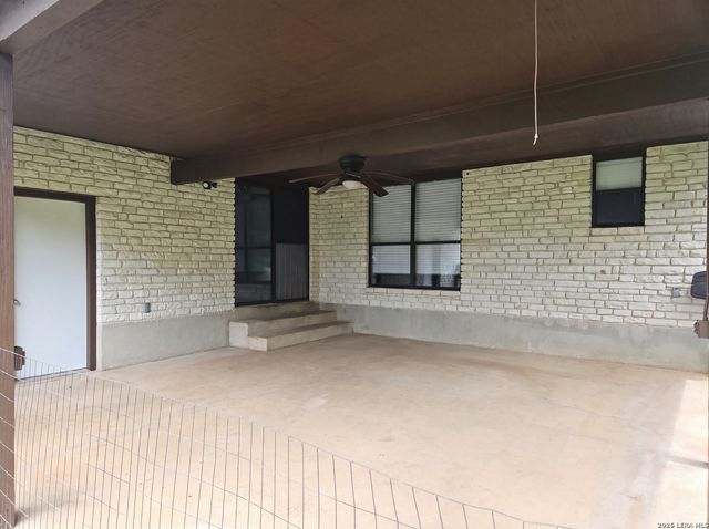 306 RANCHERO RD, Kerrville, TX 78028