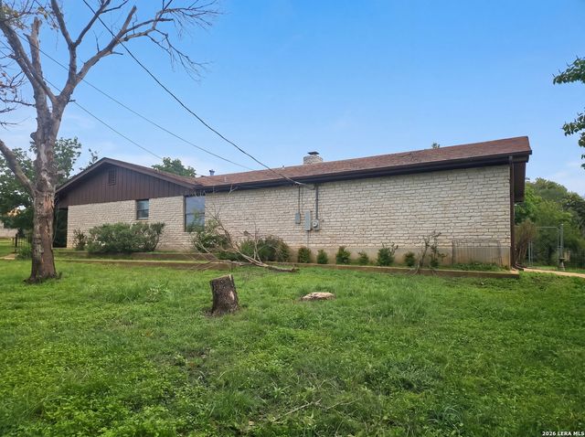 306 RANCHERO RD, Kerrville, TX 78028