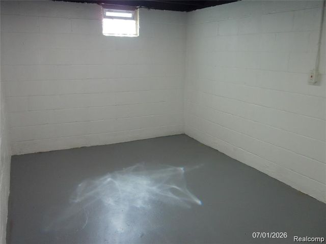 7535 REPUBLIC Avenue, Warren, MI 48091