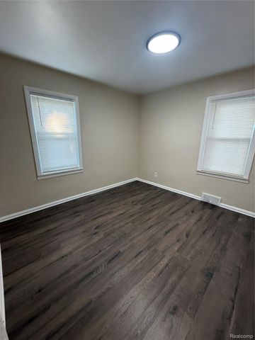 7535 REPUBLIC Avenue, Warren, MI 48091
