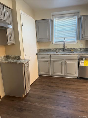 7535 REPUBLIC Avenue, Warren, MI 48091
