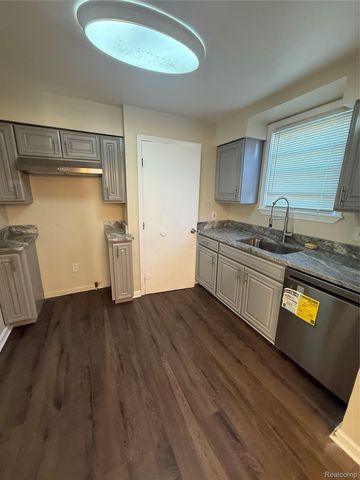 7535 REPUBLIC Avenue, Warren, MI 48091