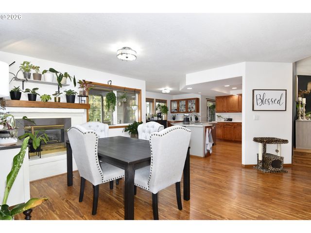 1067 Se DOGWOOD Ln, Gresham, OR 97080