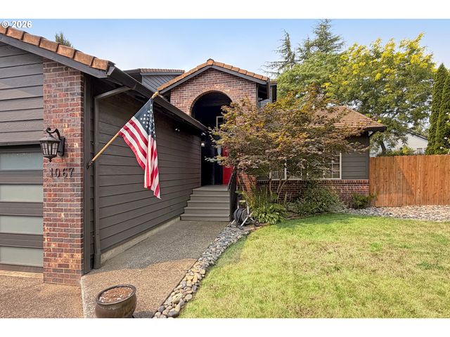 1067 Se DOGWOOD Ln, Gresham, OR 97080