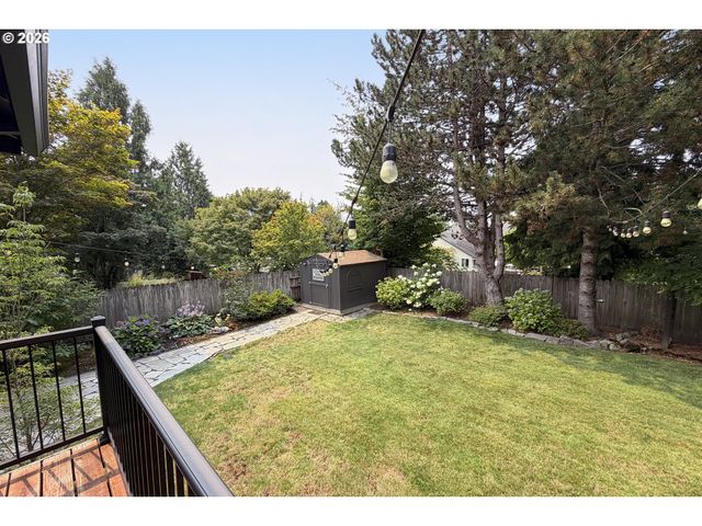 1067 Se DOGWOOD Ln, Gresham, OR 97080