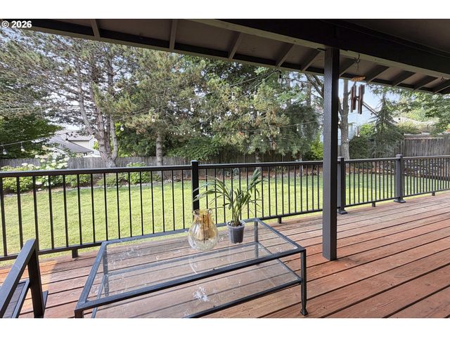1067 Se DOGWOOD Ln, Gresham, OR 97080