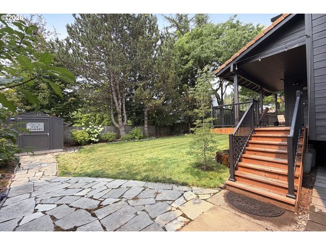 1067 Se DOGWOOD Ln, Gresham, OR 97080