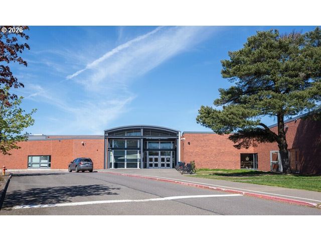 1067 Se DOGWOOD Ln, Gresham, OR 97080