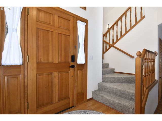 1067 Se DOGWOOD Ln, Gresham, OR 97080
