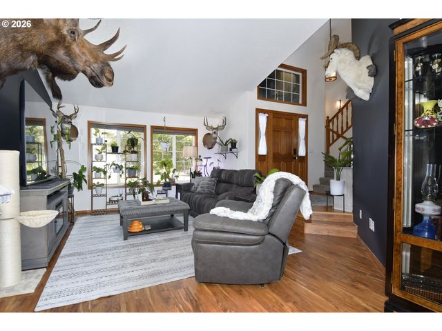 1067 Se DOGWOOD Ln, Gresham, OR 97080