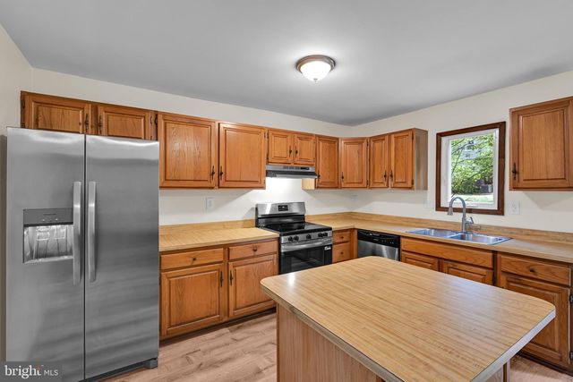 4169 RITTENHOUSE LN, Skippack, PA 19474