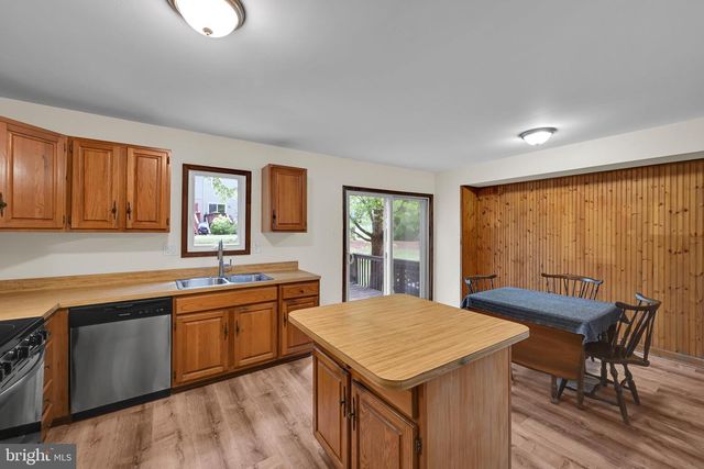 4169 RITTENHOUSE LN, Skippack, PA 19474