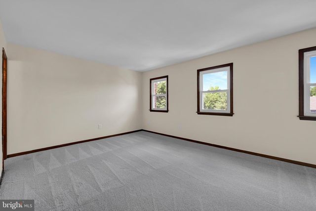 4169 RITTENHOUSE LN, Skippack, PA 19474