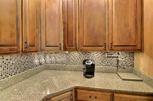 580 HICKORY LAKE RD, Eads, TN 38028