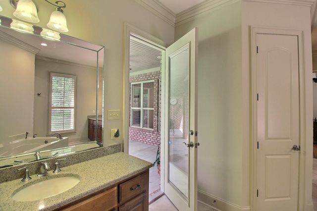 580 HICKORY LAKE RD, Eads, TN 38028