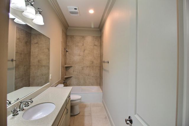 580 HICKORY LAKE RD, Eads, TN 38028