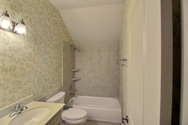 580 HICKORY LAKE RD, Eads, TN 38028