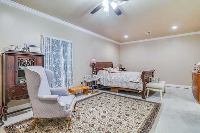 1834 E Bridge Street, Breaux Bridge, LA 70517