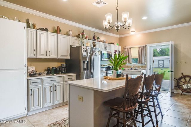 1834 E Bridge Street, Breaux Bridge, LA 70517