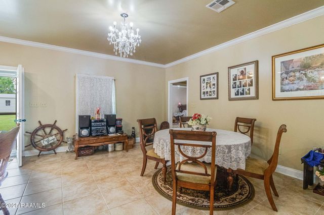 1834 E Bridge Street, Breaux Bridge, LA 70517