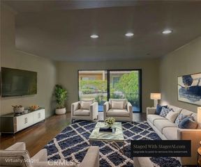 124 Tangelo 390, Irvine, CA 92618