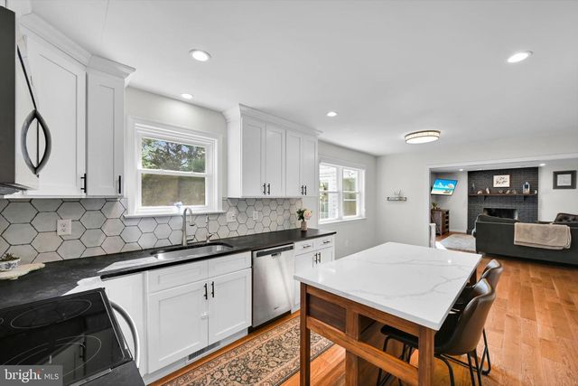 2441 FRUITVILLE PIKE, Lancaster, PA 17601