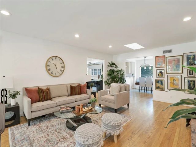 19143 Marilla, Northridge, CA 91324