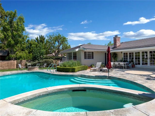 19143 Marilla, Northridge, CA 91324