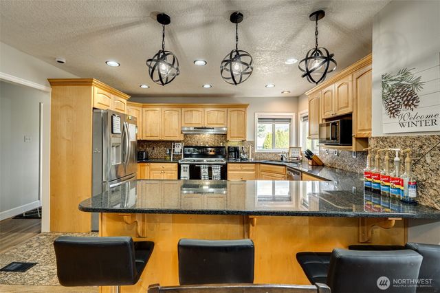 2126 Lewis River Road, Woodland, WA 98674