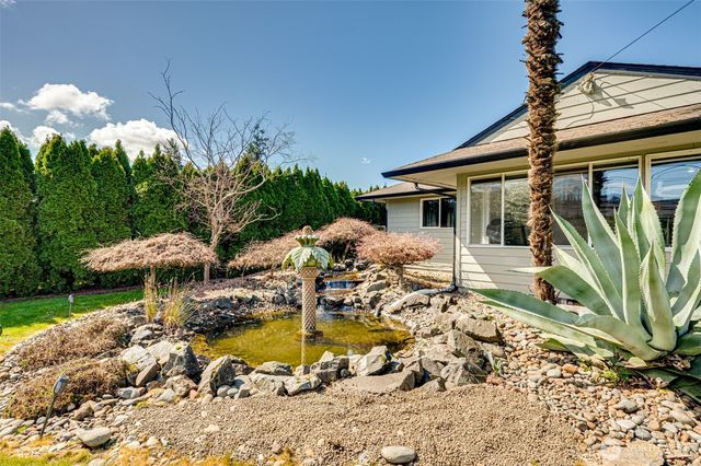 2126 Lewis River Road, Woodland, WA 98674