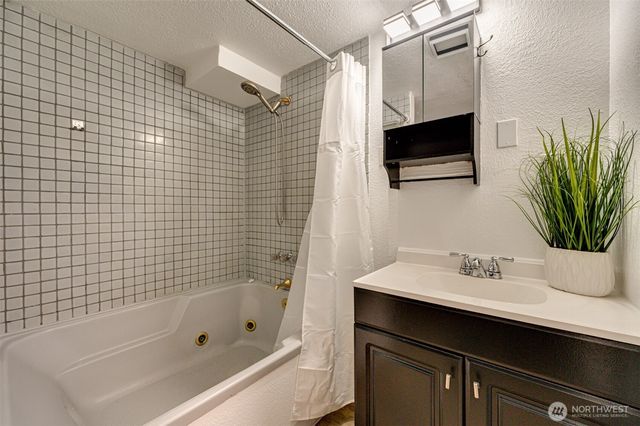 2126 Lewis River Road, Woodland, WA 98674