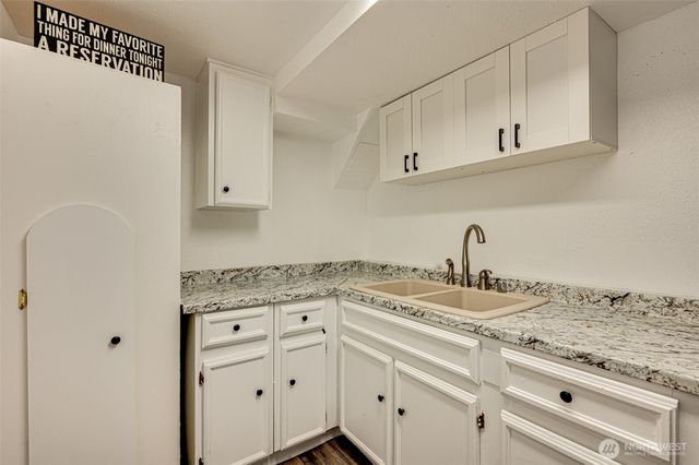 2126 Lewis River Road, Woodland, WA 98674