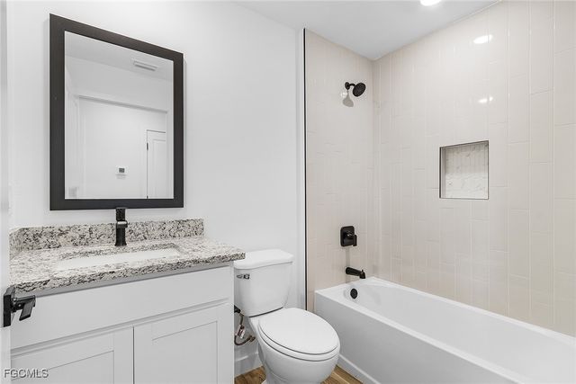 827 Rue Labeau CIR, Fort Myers, FL 33913