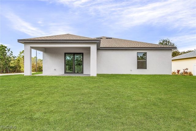 827 Rue Labeau CIR, Fort Myers, FL 33913